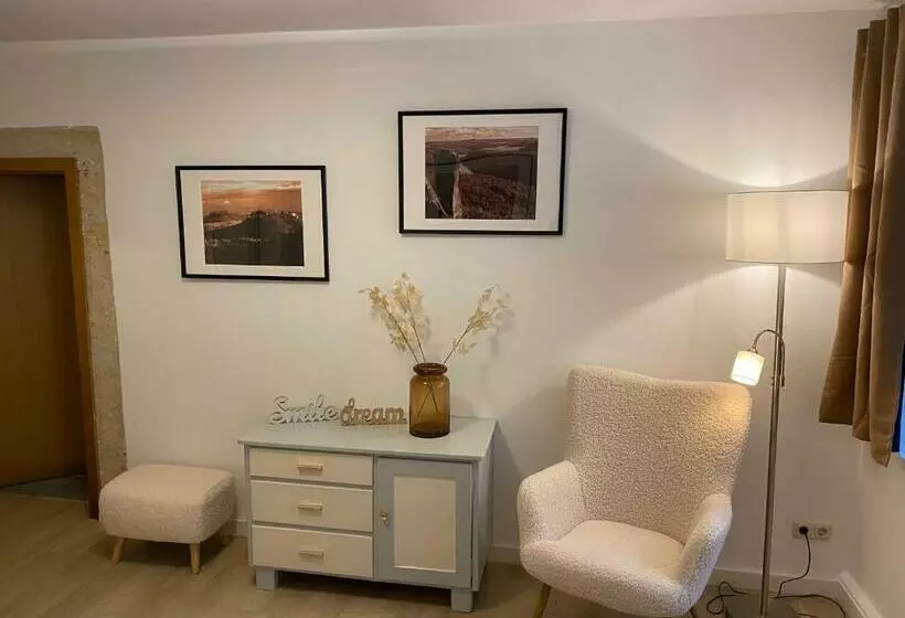 Fewo Ostrau, Neues Bad, Neue Küche, Zentral, Ruhig, Sandstein Ferien, Terrasse