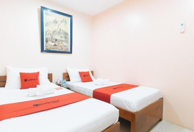 Отель Reddoorz Plus At Eco Green Boutique