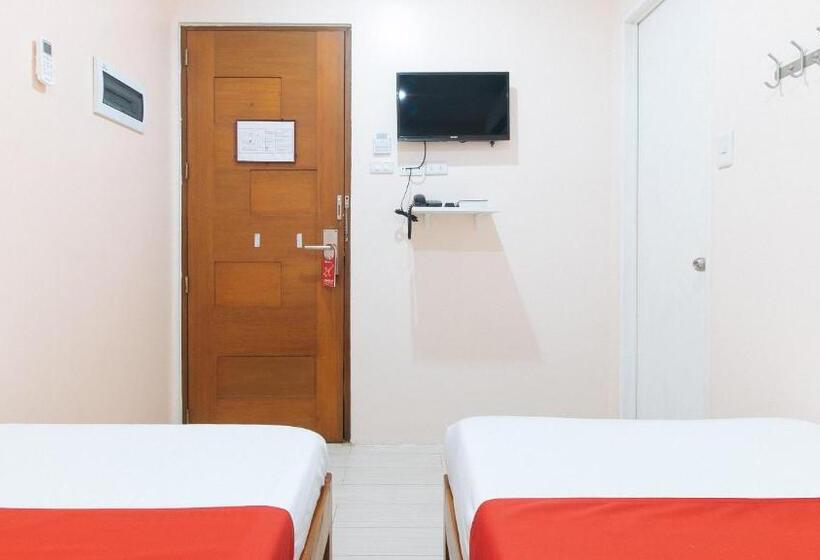 Отель Reddoorz Plus At Eco Green Boutique