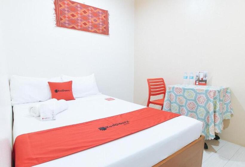 Отель Reddoorz Plus At Eco Green Boutique