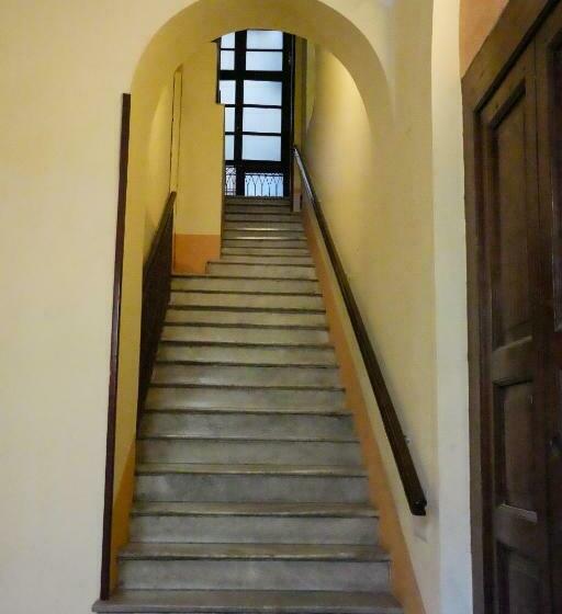 بنسيون Rosetta Burger Queen