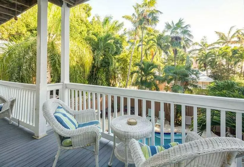 ユースホステル Curry House   Pool, King Bed & Balcony! Room 7