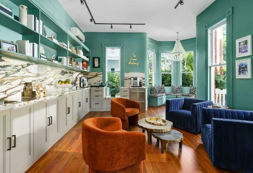 هاستل Red Room At The Grand Maloney