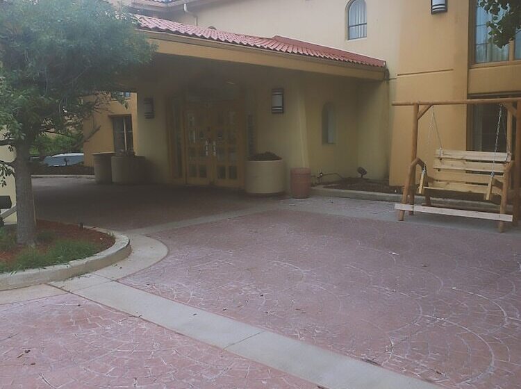 فندق Norwood Inn & Suites Merrillville