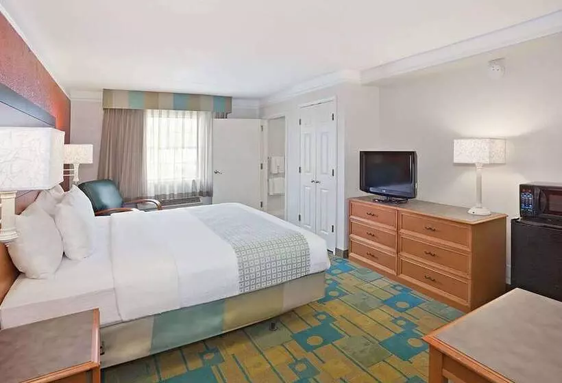 Hotelli Norwood Inn & Suites Merrillville