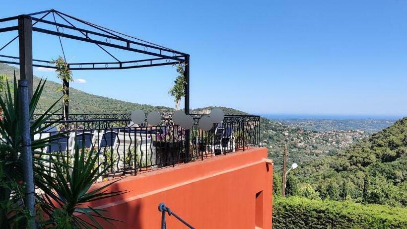 פנסיון Mas Des Buscades