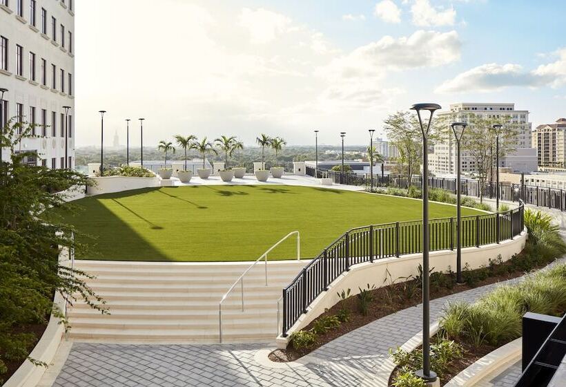 هتل Loews Coral Gables