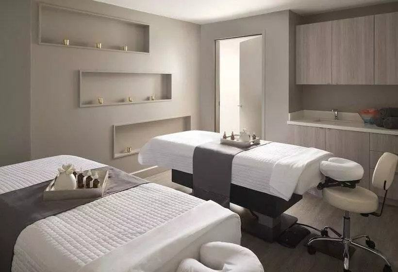 هتل Loews Coral Gables