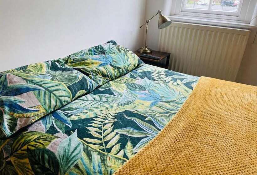 2 Bed Self Contained Apartment Wrexham