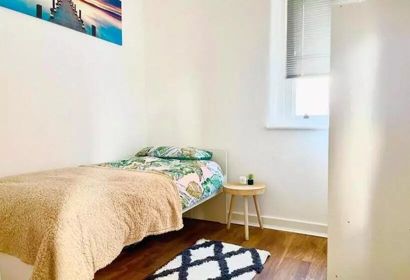 2 Bed Self Contained Apartment Wrexham