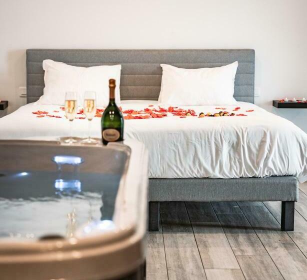 تختخواب و صبحانه Lovenest Marseille