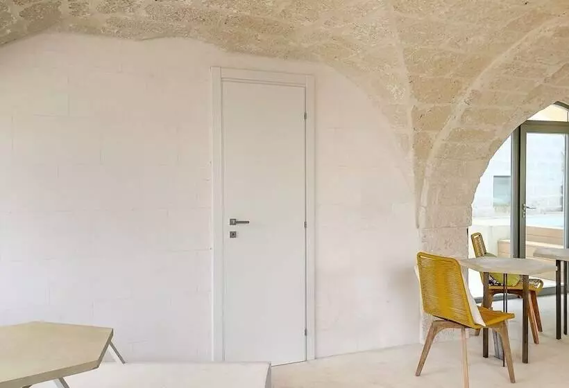 تختخواب و صبحانه Vico Bianco Raro Villas Smart Rooms Collection