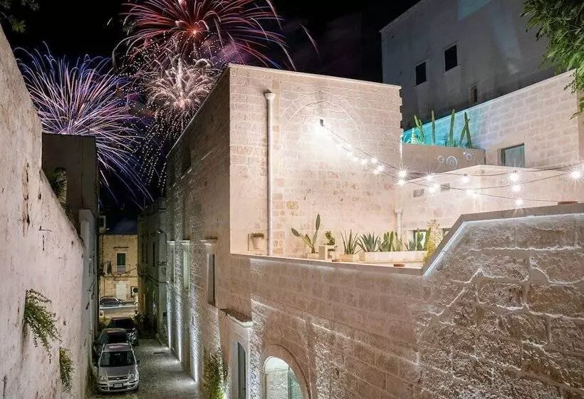 تختخواب و صبحانه Vico Bianco Raro Villas Smart Rooms Collection