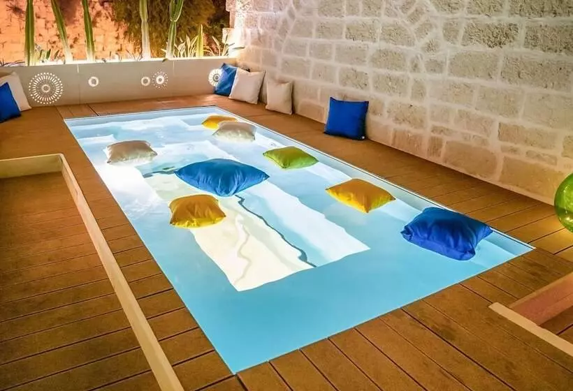 تختخواب و صبحانه Vico Bianco Raro Villas Smart Rooms Collection