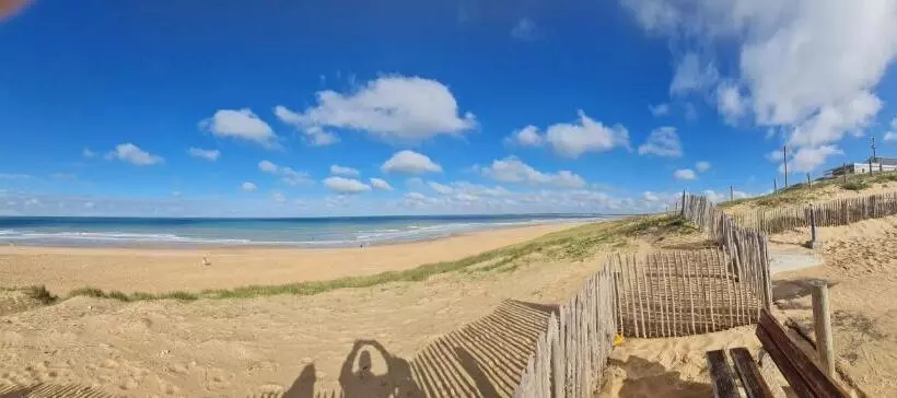 Bungalow Confortable A Angles Avec Piscine Partagee