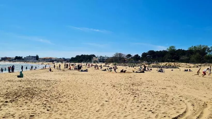 Bungalow Confortable A Angles Avec Piscine Partagee