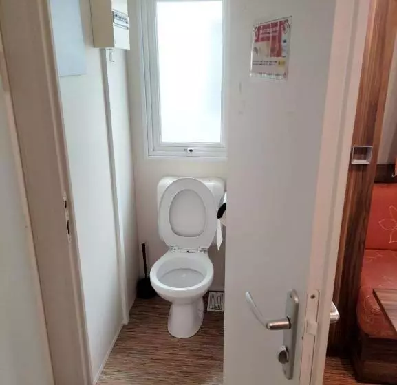 Bungalow Confortable A Angles Avec Piscine Partagee