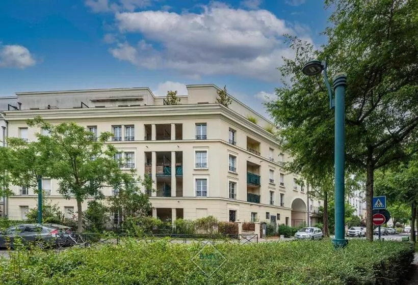 Central Park Disneyland Bmyguest