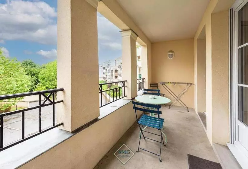 Central Park Disneyland Bmyguest