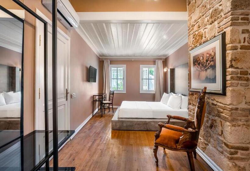 هتل Palmenhaus Antalya