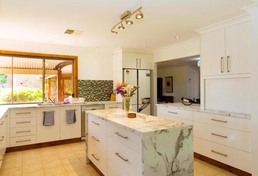 Rocky House Pergola Resort