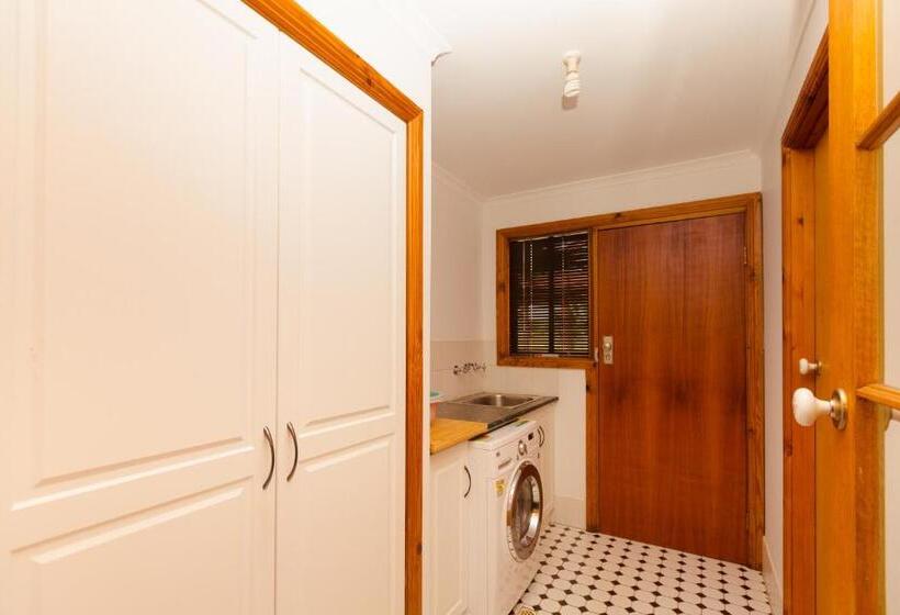 Rocky House Pergola Resort