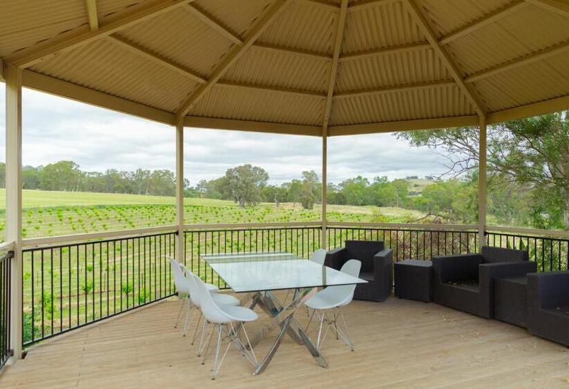 Rocky House Pergola Resort