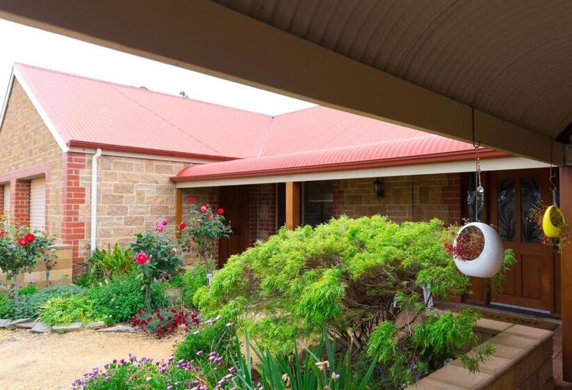 Rocky House Pergola Resort