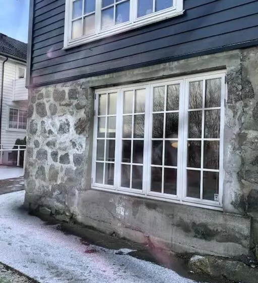 Sentrumsnær Leilighet Med 3 Soverom