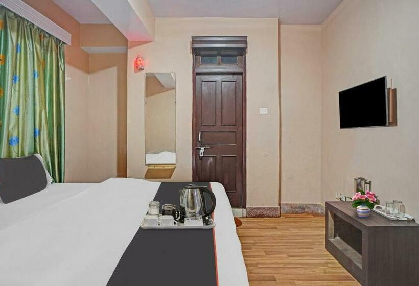 ホテル Capital O 88674  Queen S Heart