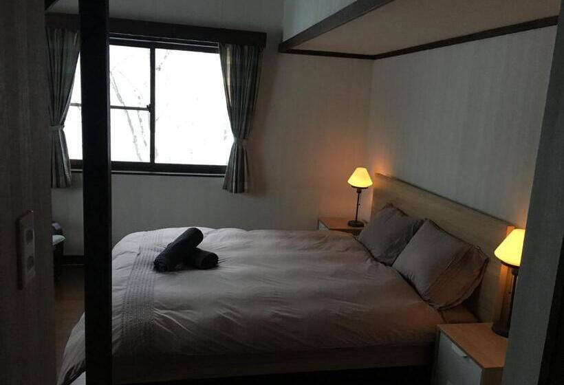 Myoko Woodland Lodge