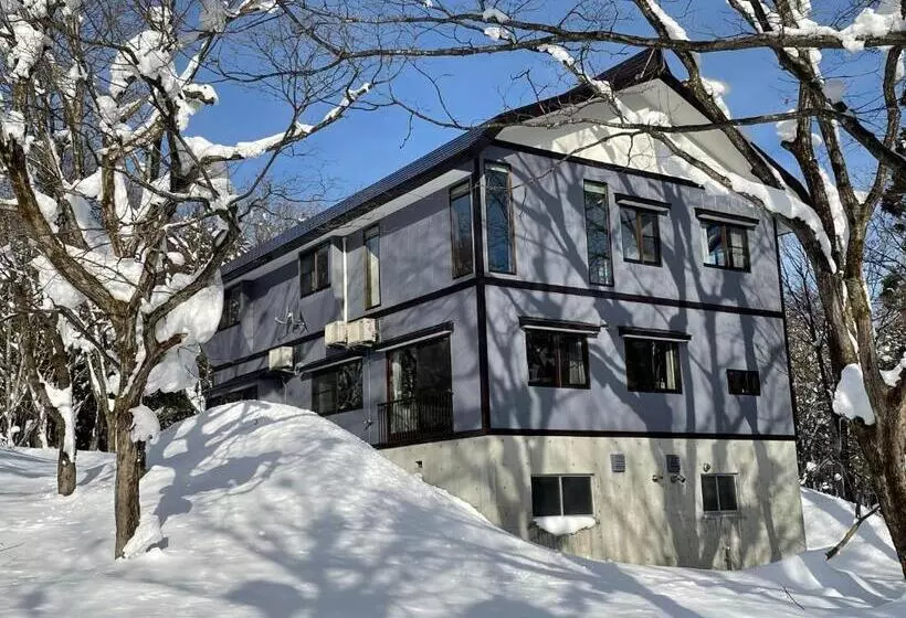 Myoko Woodland Lodge