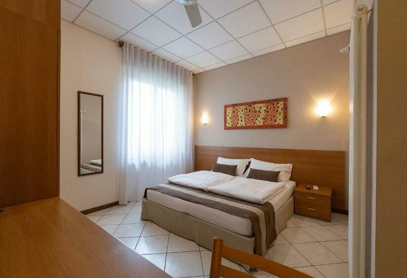 פנסיון La Mimosa Lazise