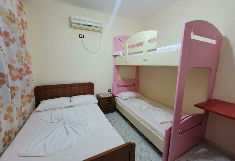 Pensiune Petrefi Apartments