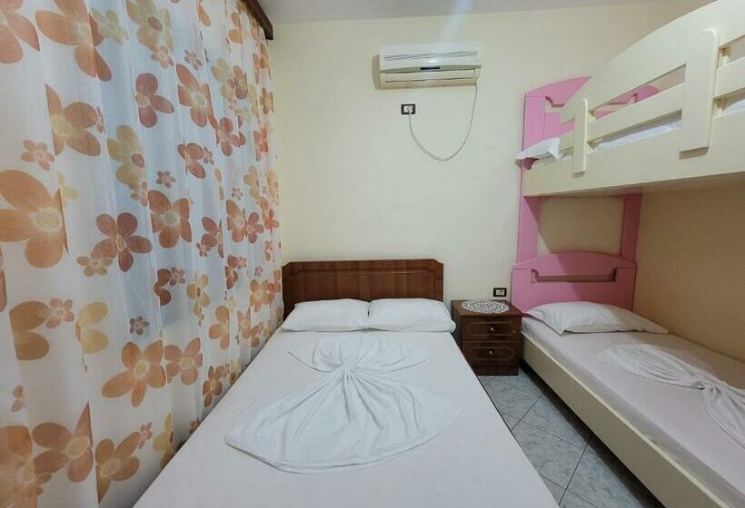 Pensiune Petrefi Apartments