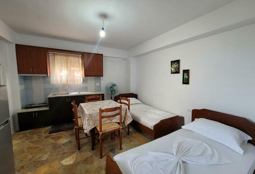 Pensiune Petrefi Apartments