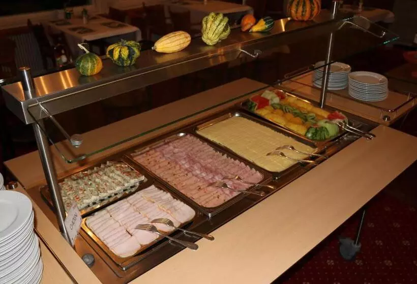 Alpenrose Hotel And Gardens