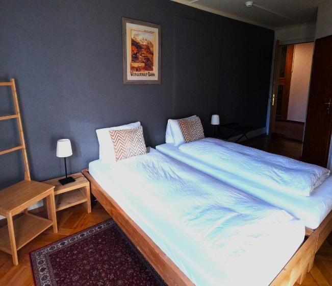 Alpenrose Hotel And Gardens