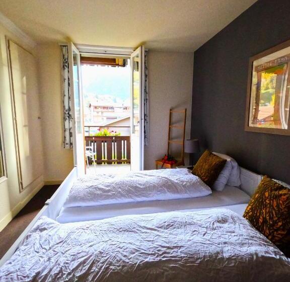 Alpenrose Hotel And Gardens