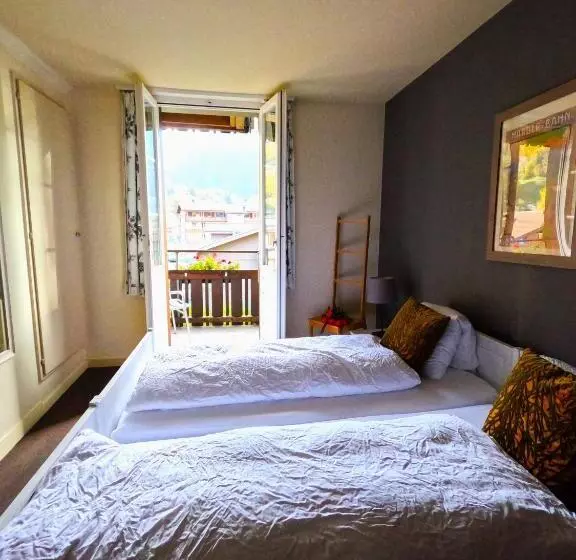 Alpenrose Hotel And Gardens