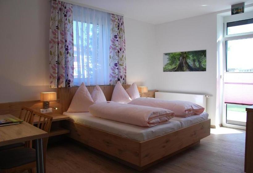 Bed and Breakfast Pension Ehrenfried   Hotel Garni