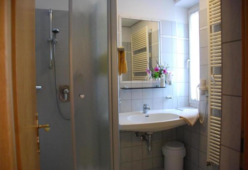 Bed and Breakfast Pension Ehrenfried   Hotel Garni