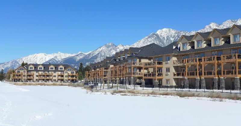 Bighorn Meadows Resort