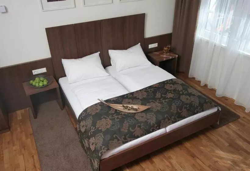 Gasthof & Hotel Wolfsegger