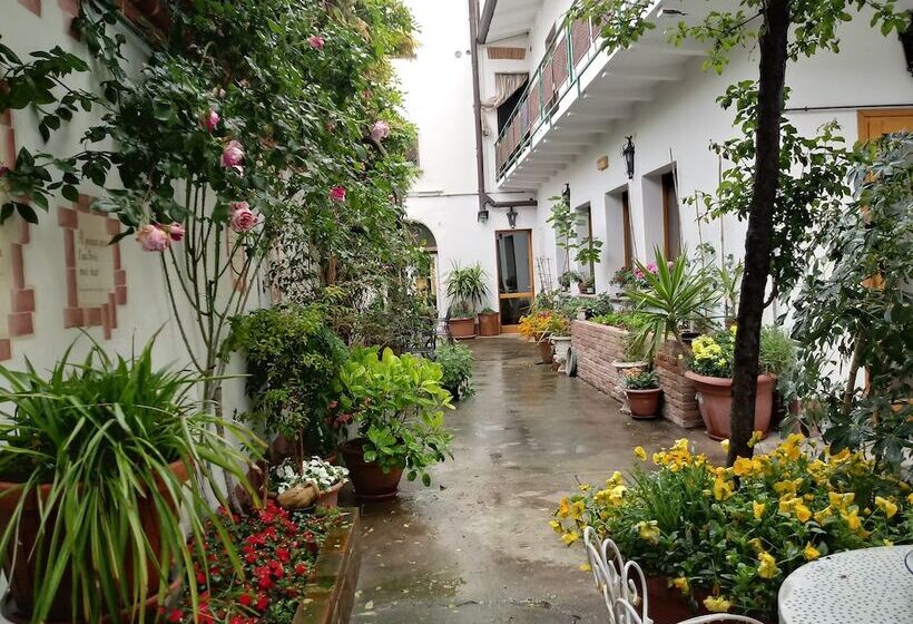 ホテル Albergo Giulia Gonzaga