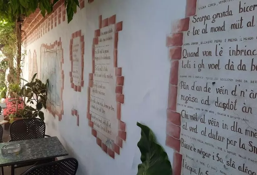 Отель Albergo Giulia Gonzaga