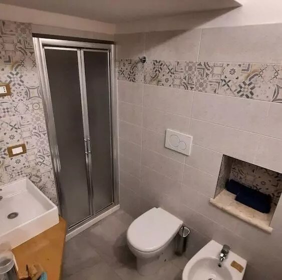 Отель Albergo Giulia Gonzaga