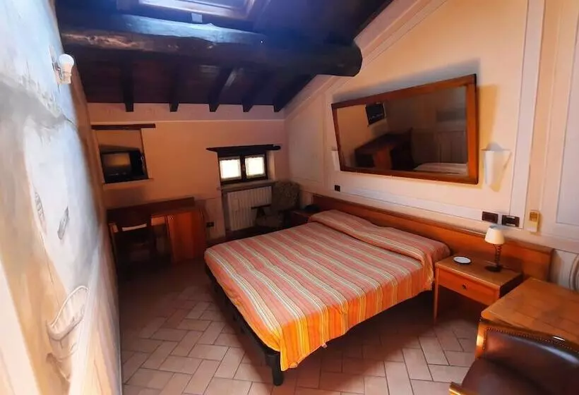 Отель Albergo Giulia Gonzaga