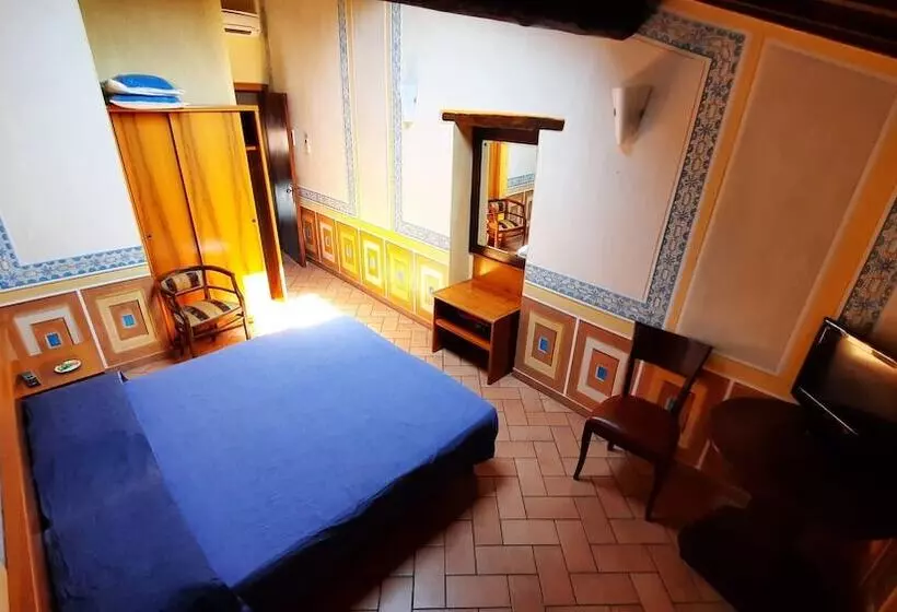 Отель Albergo Giulia Gonzaga