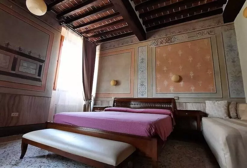 Отель Albergo Giulia Gonzaga